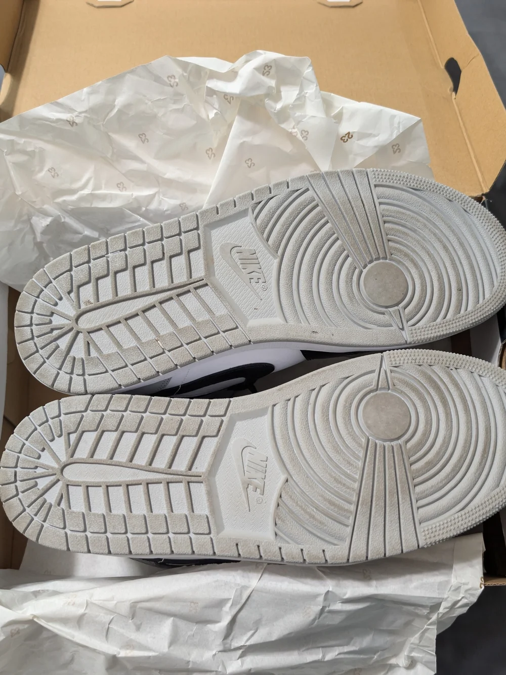 Air Jordan 1 Mid Box - White/Black/Light Smoke Grey